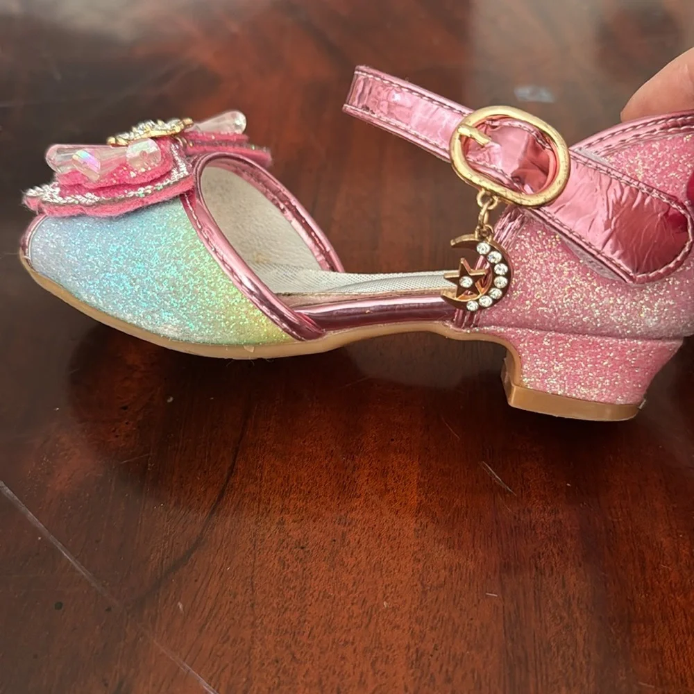 Girls heeled shoes